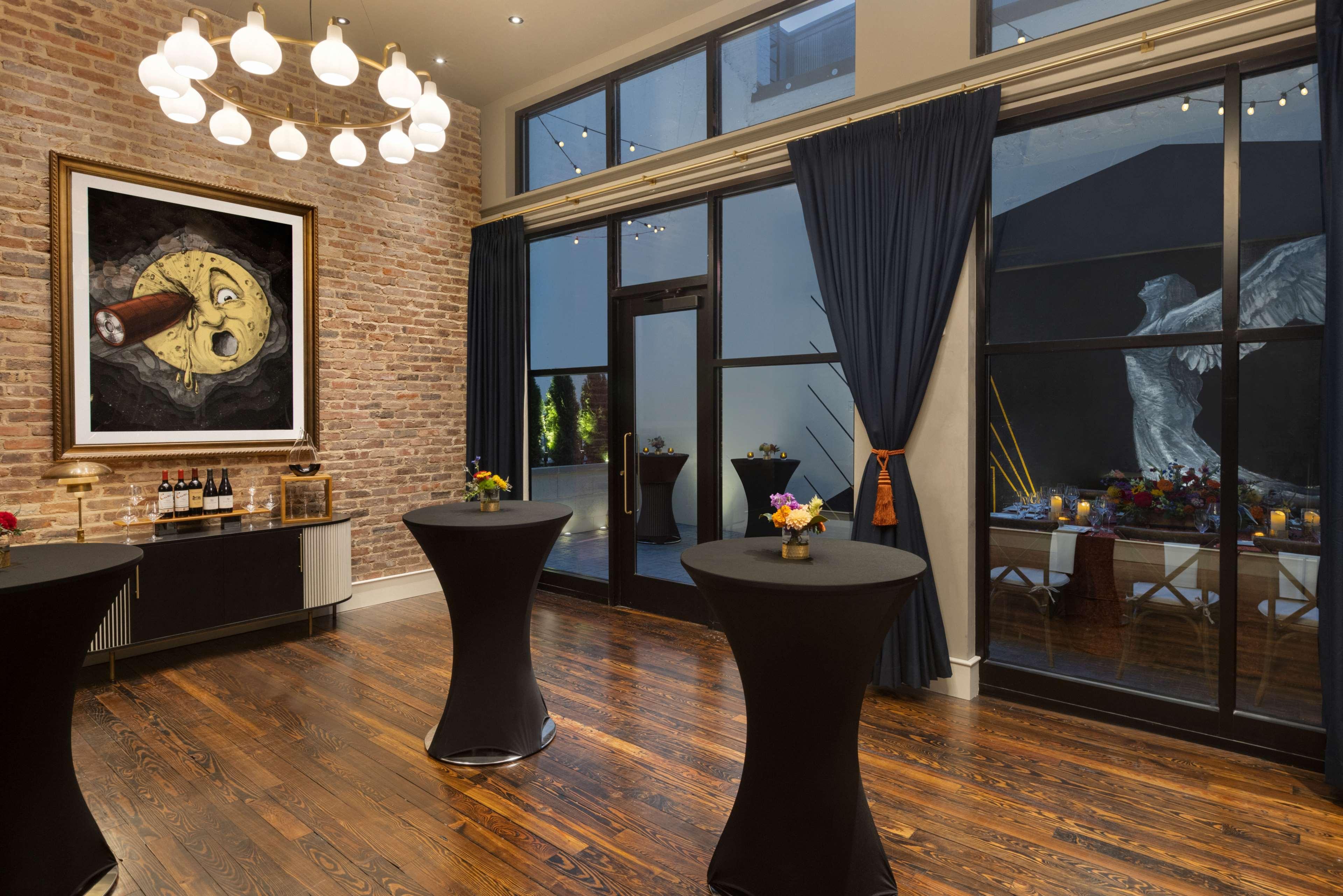 106 Jefferson Huntsville, Curio Collection By Hilton Екстериор снимка